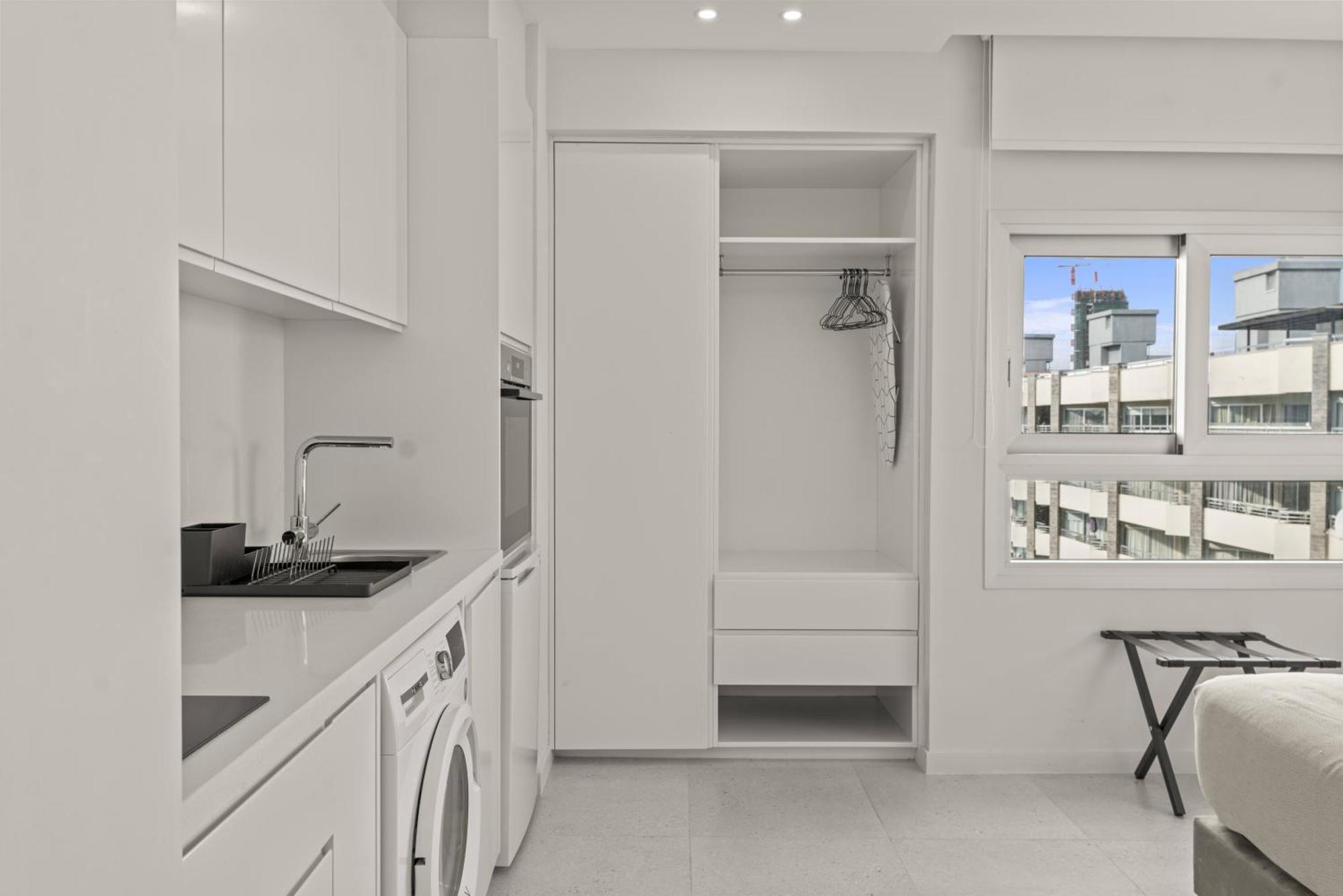 Phaedrus Living: Seaside Residences 05 Apartment Limassol